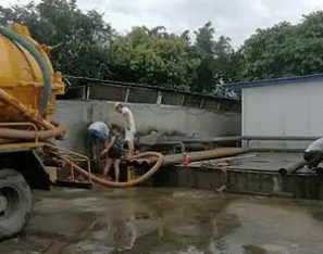 淇滨抽化粪池自动清理的方法